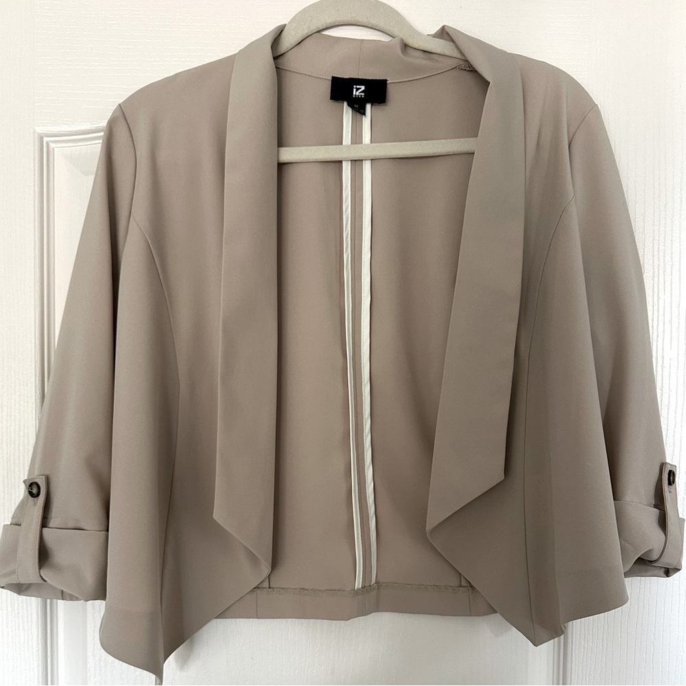 Cropped Beige Blazer